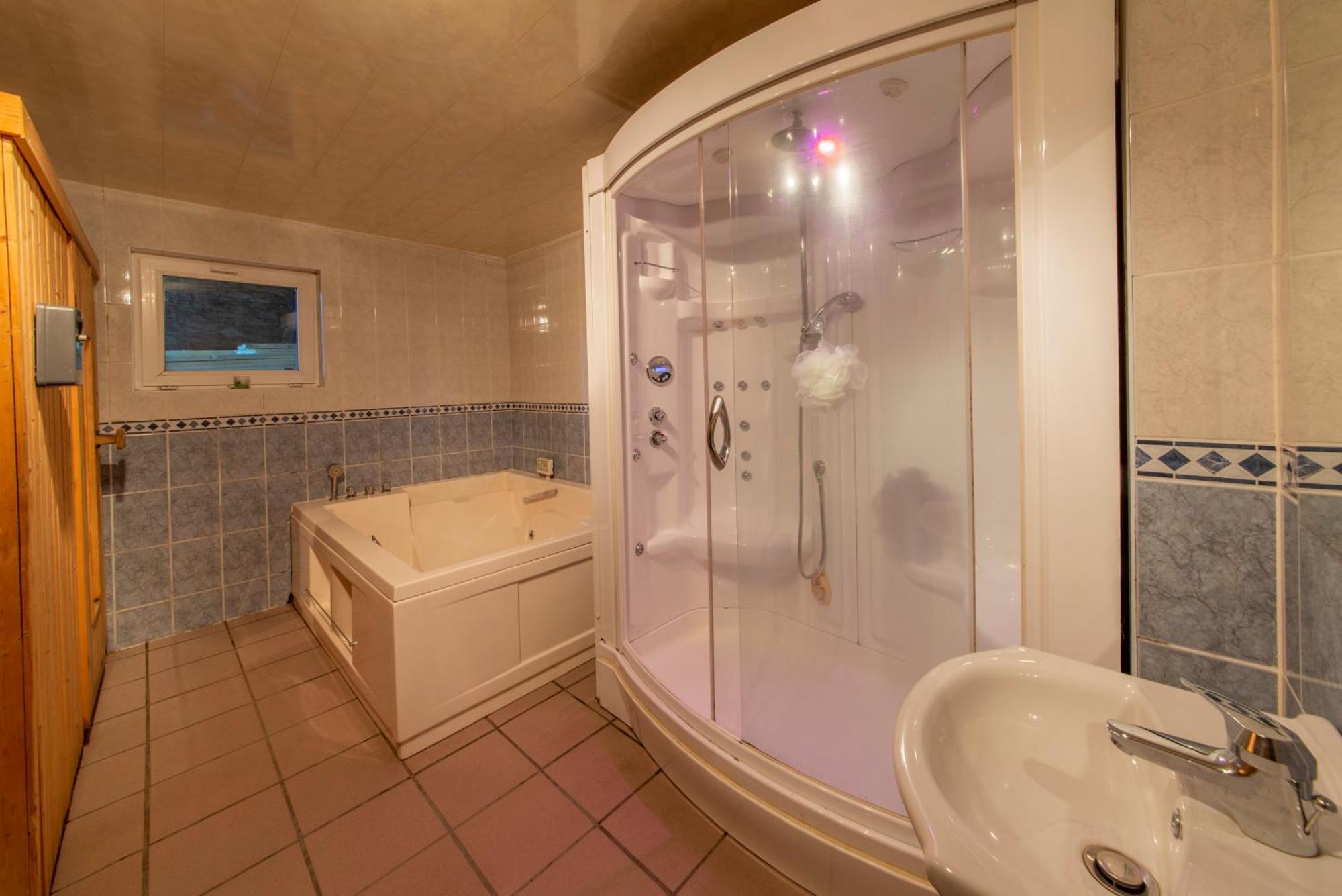 Sol Battire Hotel Brisy Buitenkant foto